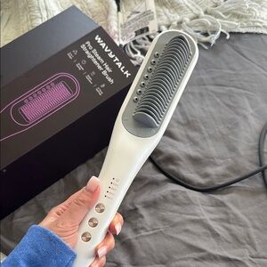 Wavytalk Hair Straightener Brush - White and Gray